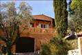 VILLA PRÈS DU VILLAGE DE GROS VOLUMES AVEC PISCINE AU CALME ABSOLU