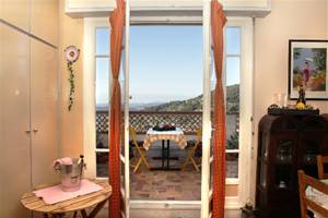 2P DERNIER ETAGE AVEC TRES GRANDE TERRASSE ET VUE FANTASTIQUE