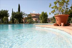 PRODUIT RARE ! Magnifique  propriété entièrement réstauré sur domaine de 32 HA!