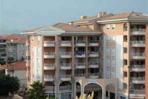 FREJUS PLAGE PROXIMITE COMMERCES ET COMMODITES F2+CABINE