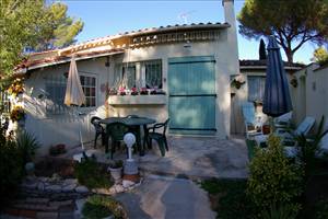 ROQUEBRUNE SUR ARGENS, bastidon sur terrain de 340m²