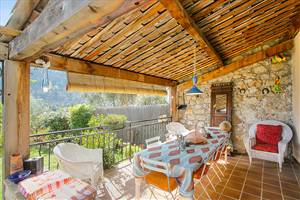 MAGNIFIQUE MAISON DE VILLAGE AVEC JARDIN BENEFICIANT D'UNE JOLIE VUE DEGAGEE