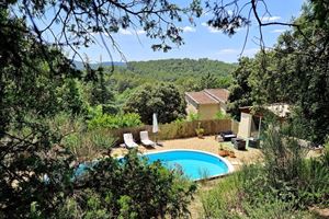 MAISON DE CAMPAGNE AVEC PISCINE AU CALME A SAINT ANTININ DU VAR