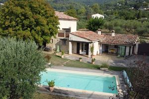 BELLE MAISON DE VILLAGE , À 700 MÈTRES DU VILLAGE SEILLANS