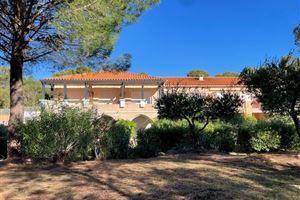 2 PIECES DANS RESIDENCE PISCINE A SAINT RAPHAEL