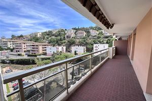 ST RAPHAEL, DANS RESIDENCE AVEC PISCINE
