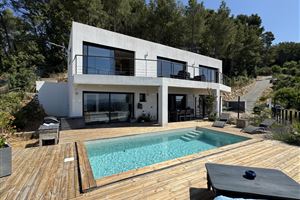 MAISOM CONTEMPORAINE A DRAGUIGNAN