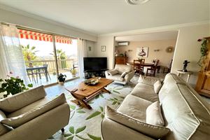 APPARTEMENT T3 A VENCE