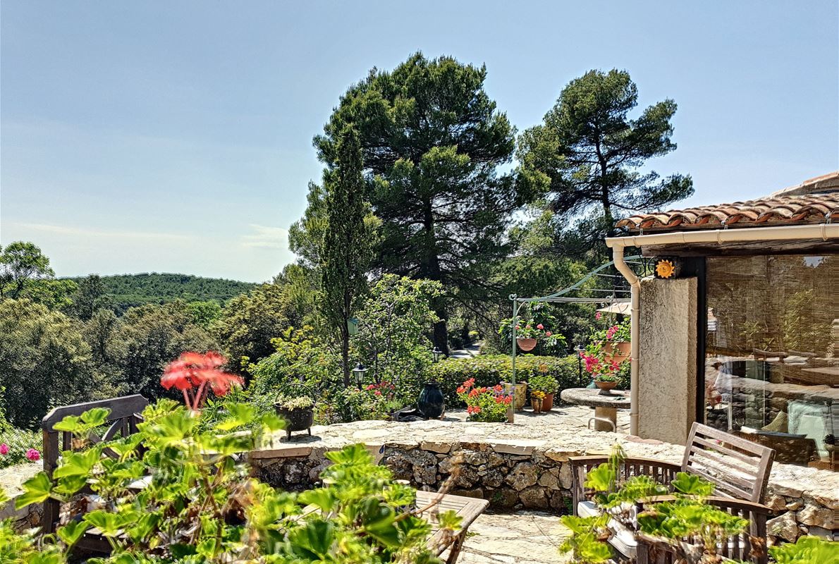 A vendre Var, TOURTOUR MAISON EN PIERRE AVEC ANNEXE MAISON DANS UNE