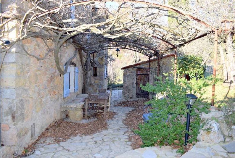 A vendre Var, FAYENCE MAISON EN PIERRE A FAYENCE