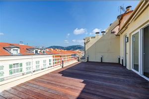 APPARTEMENT T3 IN NICE